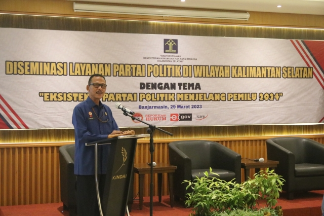 ImigrasiBJM_'s tweet photo. Kanwil Kemenkumham Kalsel Berikan Diseminasi Terkait Eksistensi Partai Politik Jelang Pemilu 2024
@kumham_kalsel
#KumhamKalsel
#FaisolAli
Kanwil Kemenkumham Kalsel
Faisol Ali https://t.co/BT06Xc0H2T