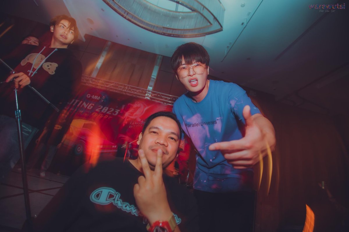 MaizaaaaaaaR's tweet photo. รูปคู่ครับ💛😂 @kristtps https://t.co/UXo6he7wBr