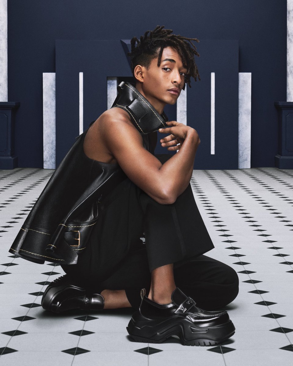 LOfficiel_PH's tweet photo. #LouisVuitton unveils its new digital campaign for the new LV Archlight 2.0 sneaker collection featuring #JadenSmith, #ChloeGraceMoretz, and #SamLi.
Check out the new Archlight sneaker collection at Louis Vuitton in Greenbelt and Solaire. https://t.co/ZifbsMz5VF