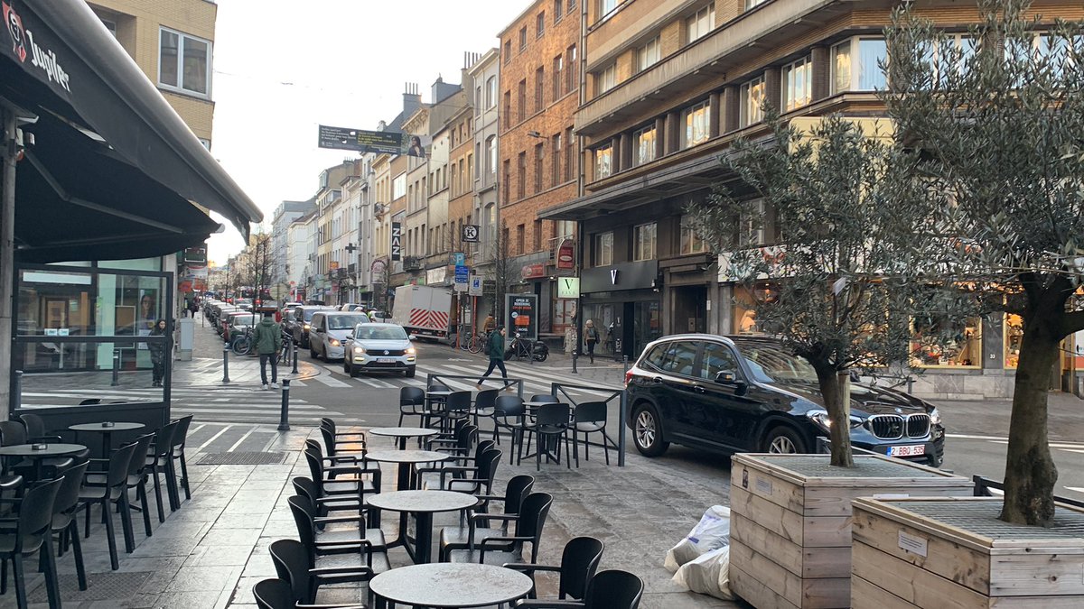 ch_nahon's tweet photo. Le trafic de transit qui va perdurer avec le ralentissement du plan #goodmove #malibran #flagey🥲 Et les travaux des tunnels sur Louise n’ont même pas commencé … https://t.co/rnY6Aasfxo