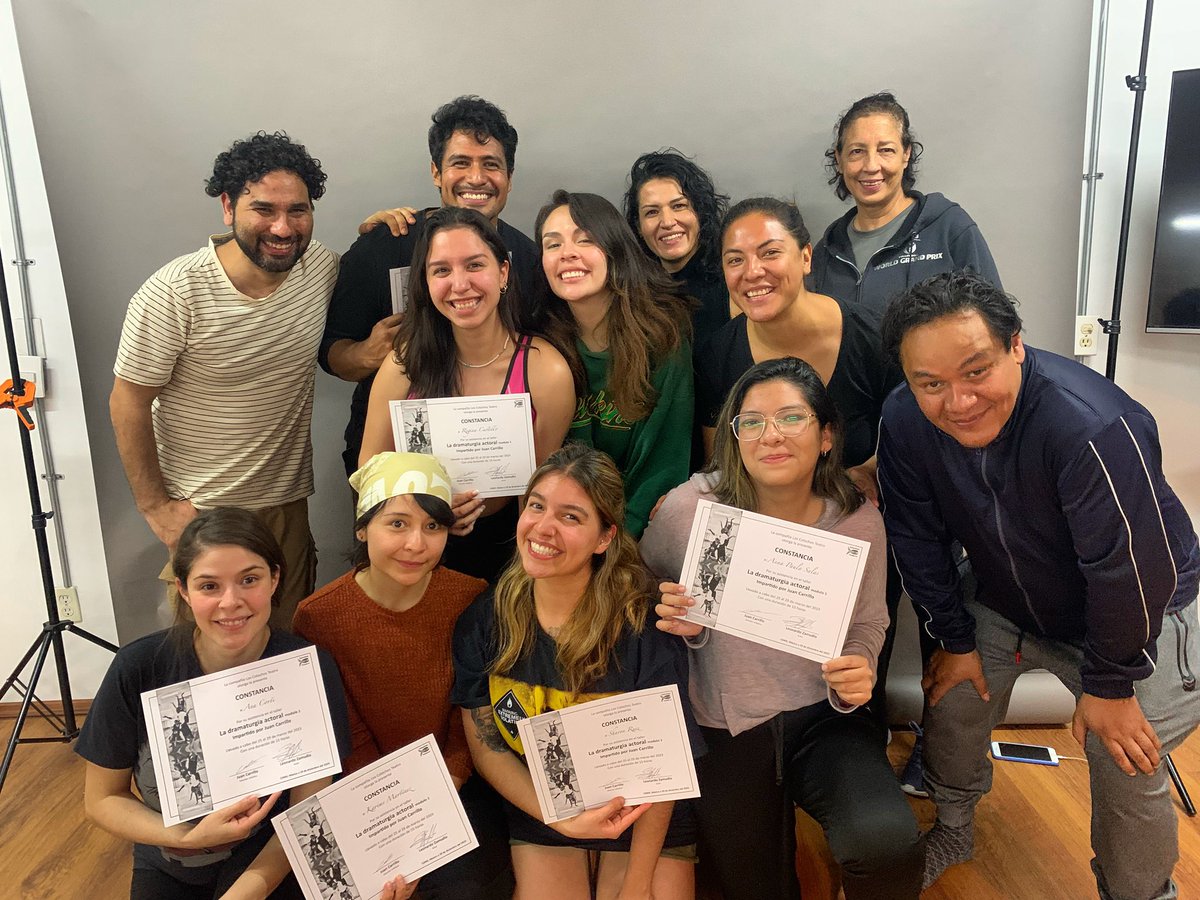 Concluyó el taller de “Dramaturgia actoral” terminamos con el corazón llenito y con nuevas complicidades ¡Gracias por hacerlo posible! 

¿Y si vamos de nuevo en mayo?