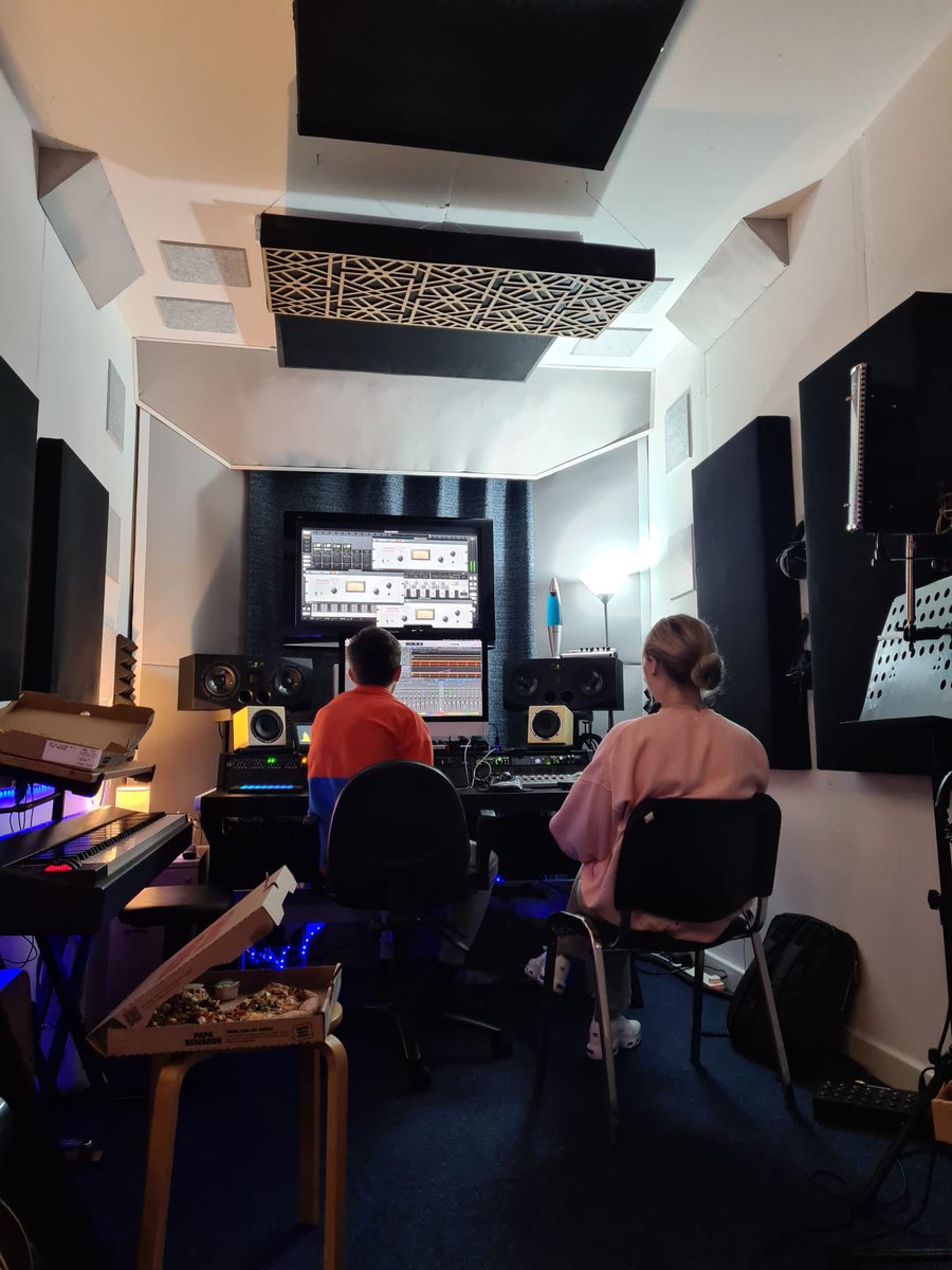 Another round of Making Tracks is complete! Over 10 weeks we’ve seen these young people grow in skills and confidence in music production and using technology in the studio - and it’s been so great to see!

If you’ve applied for our next round - check your inbox this week 🙌