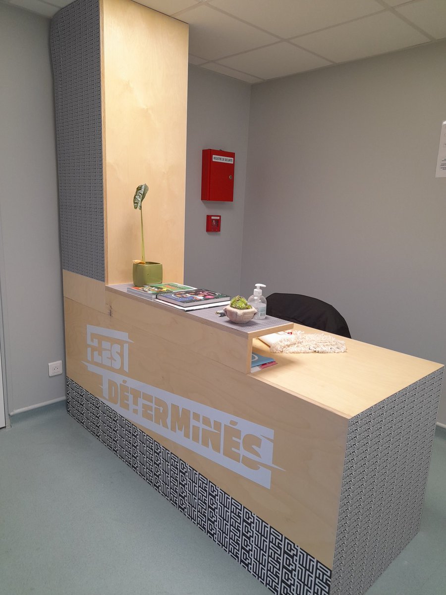 AureliePellardi's tweet photo. Première fournée de stagiaires en POE au LAB culinaire chez les @LesDetermines avec @poleemploi_IDF. CDI chez #leondebruxelles #domaineducentaure #sogeres @valdoise. #teamPEIDF @mousscama @JeanPhi99234016 @DGiraux @Nadine_CRINIER https://t.co/S8maA6FhqU
