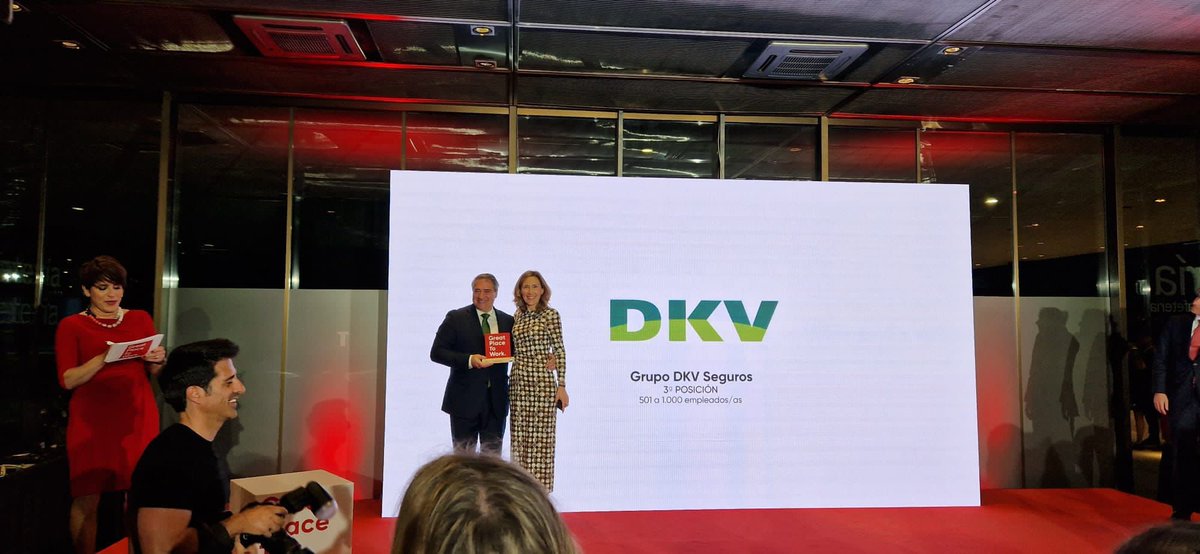 DKV Salud (ES) (@dkvseguros) on Twitter photo 🏆¡DKV se convierte en la tercera mejor empresa para trabajar en España!
Nuestra empresa recorta un puesto en el ranking de <a href="/GPTW_Spain/">Great Place to Work Spain</a> y se hace con este #premio por 15º año consecutivo #BestWorplaces23
#trabajo 🏆¡DKV se convierte en la tercera mejor empresa para trabajar en España!
Nuestra empresa recorta un puesto en el ranking de <a href="/GPTW_Spain/">Great Place to Work Spain</a> y se hace con este #premio por 15º año consecutivo #BestWorplaces23
#trabajo