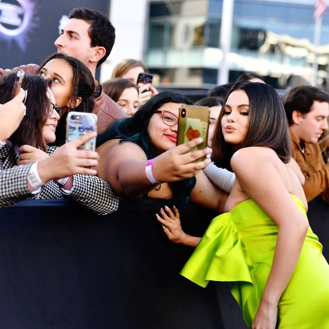 SelenaGFanFever's tweet photo. 24 Noviembre 2019
#SelenaGomez en los #AMAS2019 https://t.co/ea0eMcfmzx