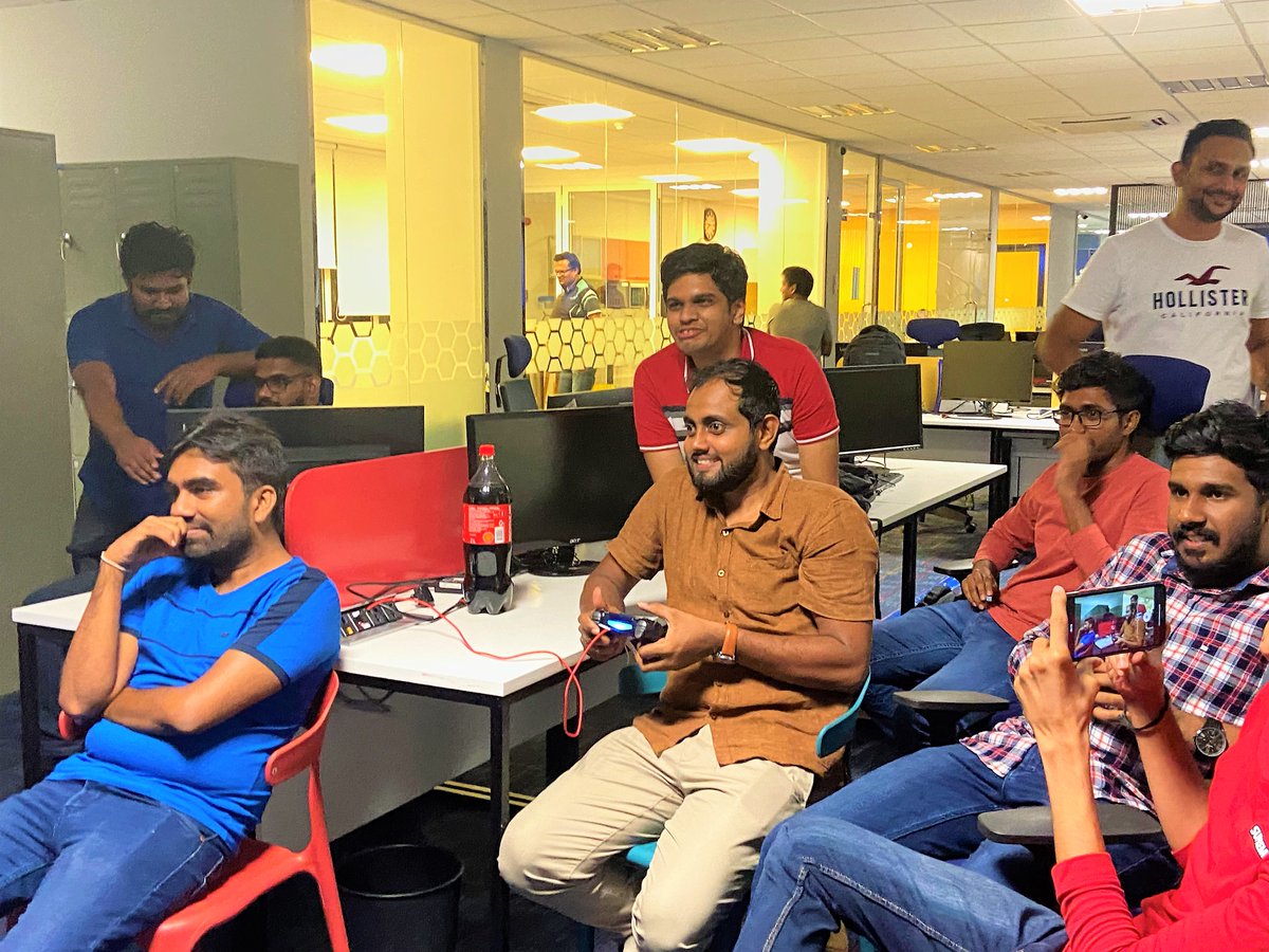 vitalhublk's tweet image. Vitalhubbers takes the work hard, play harder motto seriously! Teams came together with enthusiasm &amp;amp; a friendly spirit of rivalry at the Gaming Night filled with music, fun &amp;amp; laughter.🎮🎼💻🙌

#VitalHub #vhil #FunEvents #teambuilding #teamspirit #VActive