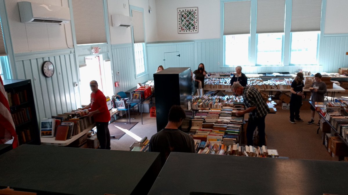 On Sunday March 26th, I was there at Mansfield Public Library for Spring Book Sale with my brother (@JacobBlanck2000). Just browsing with books and taken pictures of library ephemera stuff. @MansfieldCTLib #librarybooksale #mansfieldct #tollandcountyct #mansfieldcenterct