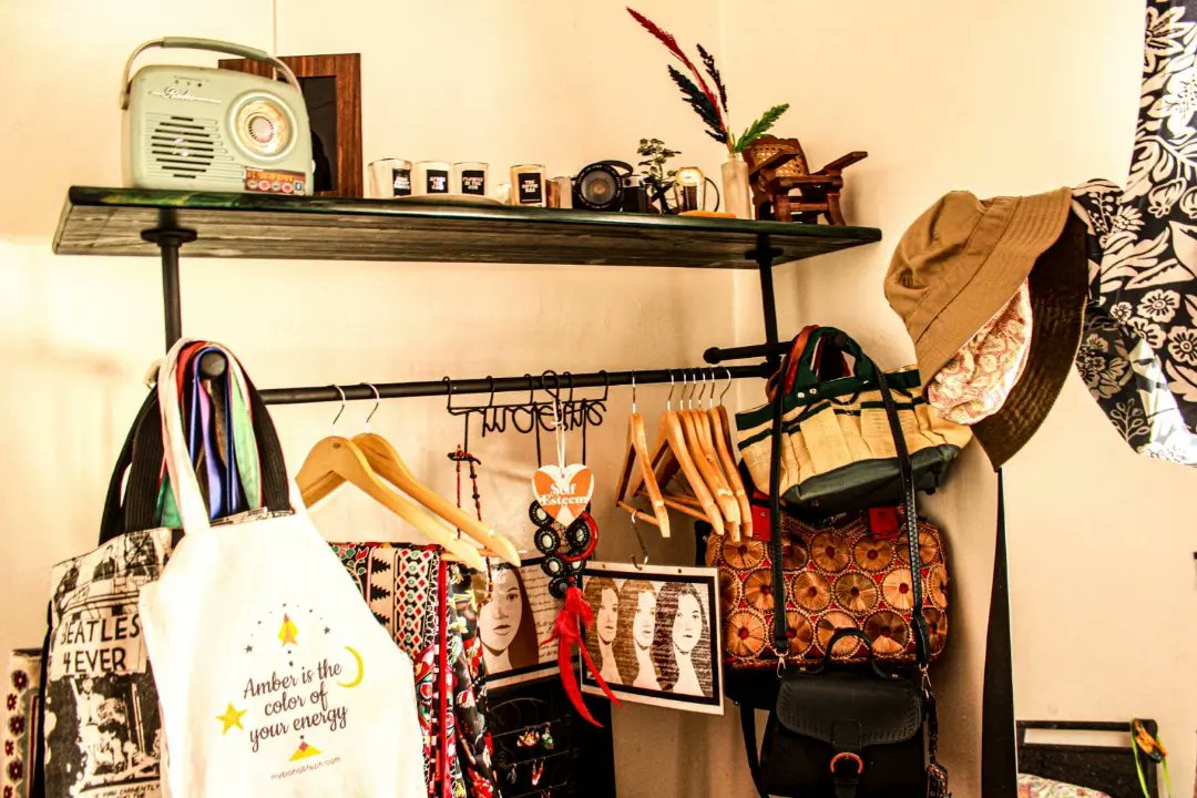 bengragon's tweet image. Experimenting with tones, hues, moods, feelings. 🧡🖤

#dslr #randomshots #vintagestyle