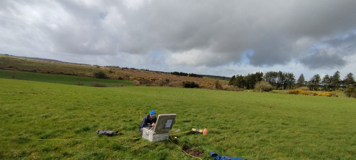 dia5_geophysics's tweet image. The DIG project team continue installing magnetotelluric stations in the Munster Basin, Co. Cork.
Click dig-geothermal.ie for more info
#deepgeothermal #energytransition #DIASdiscovers
@GeolSurvIE @SEAI_ie @DIAS_Dublin @UCC_Ireland @iCRAGcentre