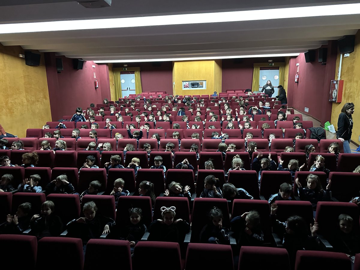 CCMiramadrid's tweet image. Aprovechando que es la semana cultural y como final de trimestre, una de las actividades que hemos realizado es ir al cine de Paracuellos y ver la película de “Canta 2”

#colegiomiramadrid #miramadrid #googlereference #cine #canta2 #infantil