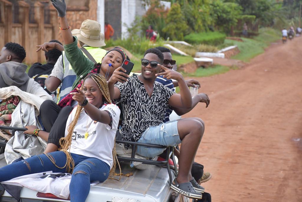 PictureUganda's tweet photo. The joy and happiness you can't miss out when you decide to #Kusimbula
#ExploreWest
#TurambureAnkore
#TubungireTooro
#ExploreUganda https://t.co/x8zyx4AZeT