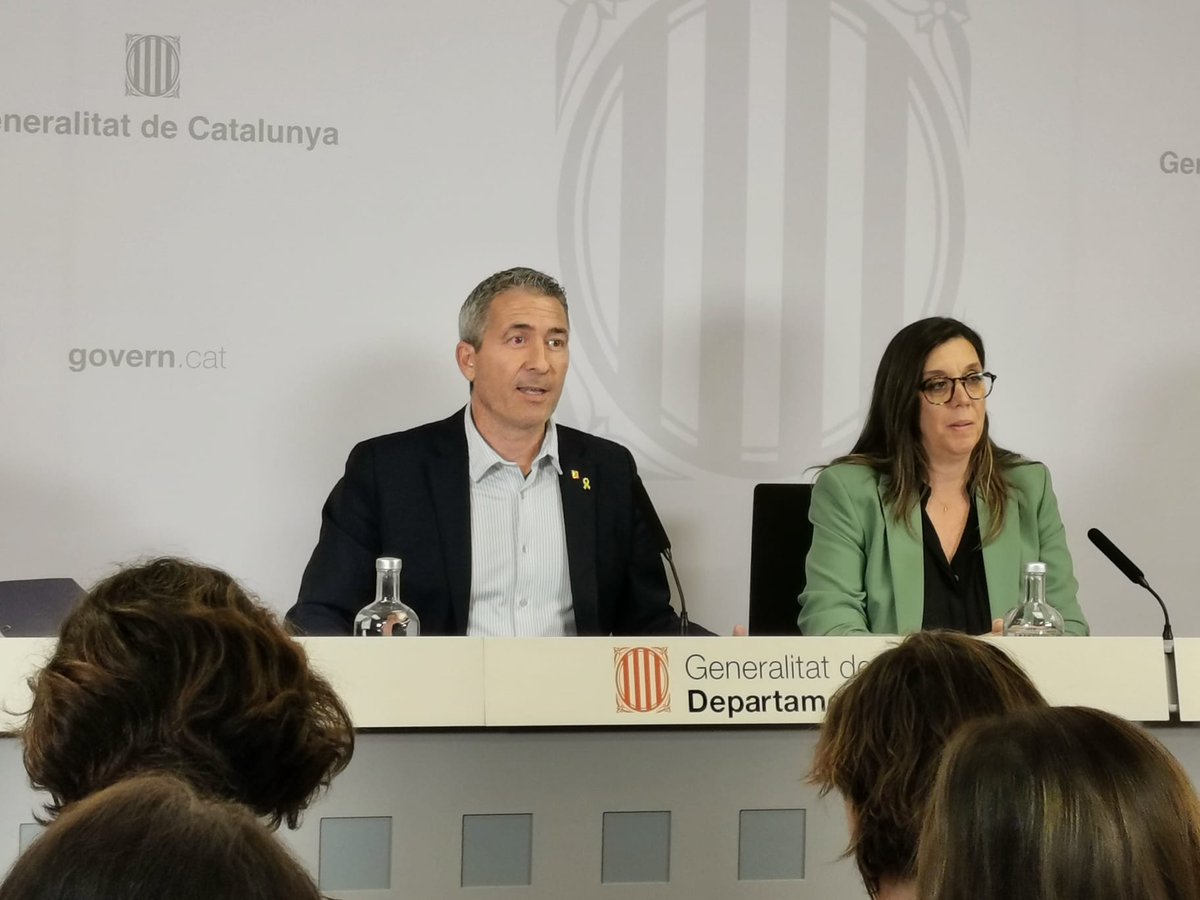 educaciocat's tweet photo. El curs 23-24 començarà el 6 de setembre en horari lectiu complet.

👉🏻El conseller @JosepGCambray ho ha explicat aquest matí, després d'enviar una carta a les direccions, personal docent i no docent, i destaca que la decisió es fruit del diàleg amb tota la comunitat educativa. https://t.co/XEfgaO0DG4