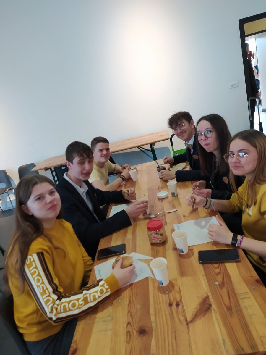 27Techno's tweet photo. C'est parti pour la foire de Rouen !!! @bzz_candle @EPANormandie @CollegeEurope27 https://t.co/hNMDSREIVO