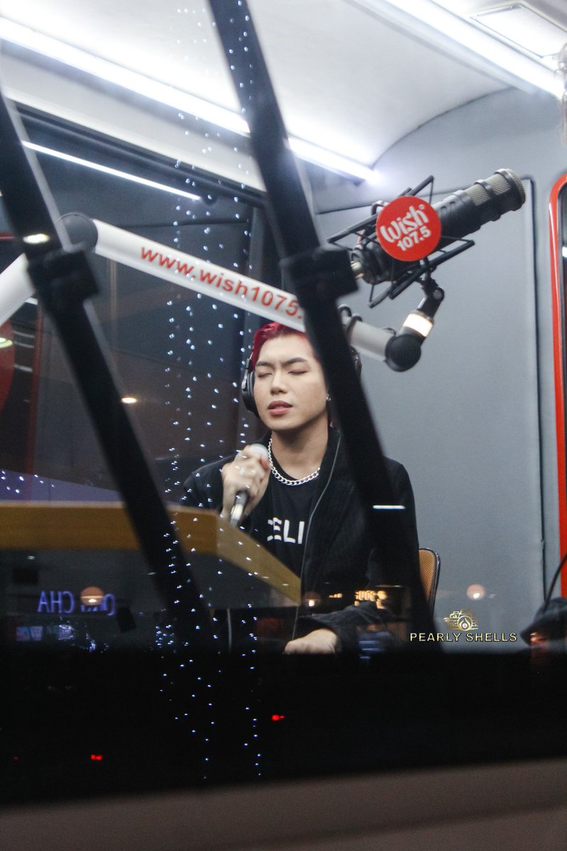 PearlyShellsPH's tweet image. 032723 | PRESS HIT PLAY at WISHBUS ROADSHOW

@s_sev__ 

PHP WISH PERFORMANCE
#PHPonWishBus
#Press_Hit_Play 
@PressHitPlay @wish1075