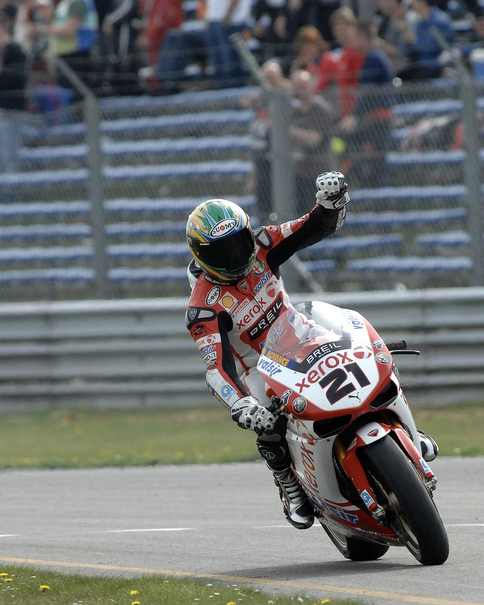 ducaticorse's tweet photo. Happy Birthday, Legend Troy Bayliss! 🎂  

#ForzaDucati https://t.co/Mm6L9eK1RO
