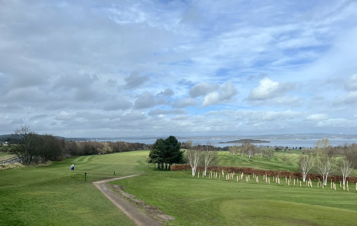 gordo_bold's tweet photo. Not a bad wee view #Edinburgh #FirthofForth #Silverknowes https://t.co/9l6Sb2dHEI