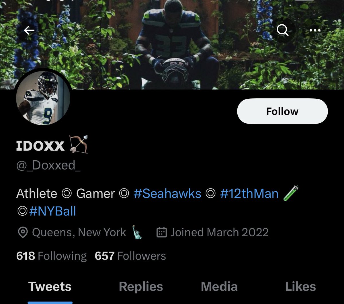 seachicksmut's tweet photo. @_Doxxed_ @Denzuhl @2004LUNCH “Athletes, gamer, meat riding extraordinaire”

😂😂😂 you are goofy asf lil boy, tweaking behind a hidden alias. You a bitch irl, look just like Jamal on your team riding that bench. https://t.co/68u9eSQlqu