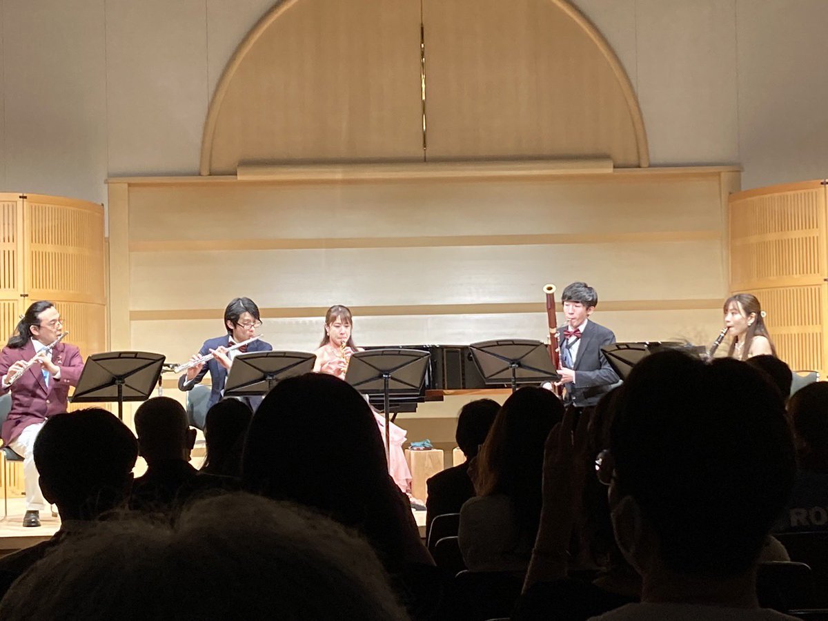 amiclpf's tweet image. 週一くらいで投稿しようと思ってたら１ヶ月も経っててびっくり😂
24日のコンサート、無事終演しました！たくさんの方にお越しいただき感謝の気持ちでいっぱい😭本当にありがとうございます🌸
委嘱作品『Fairy Tales』ピアリの大切なレパートリーとなりました🧚
アンコールは作曲家鶴薗さんも一緒に✨