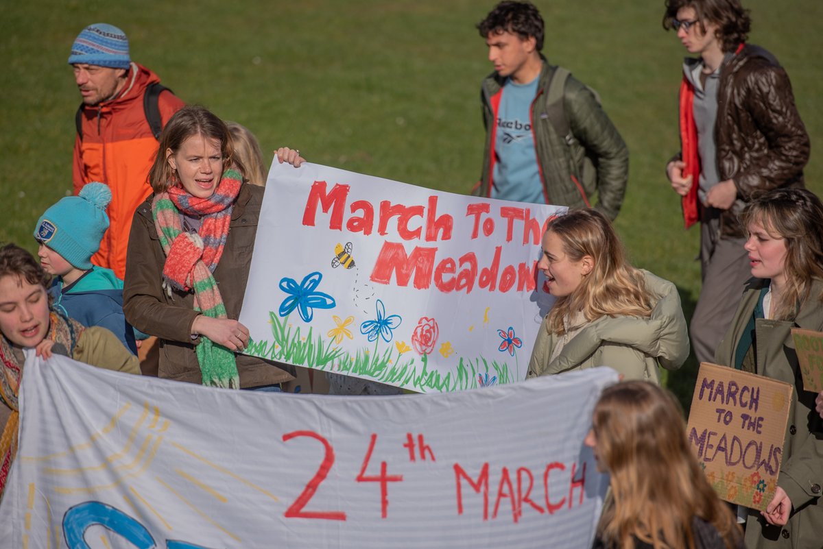UStASustainable's tweet photo. Last Friday was #MarchToTheMeadows.
Today, students and the community continue to stand up for biodiversity and celebrate our wildlife. 

More wildlife-positive actions to come! For now, add your voice to the People’s Plan for Nature: https://t.co/4aek3G8LUJ https://t.co/y7DzVCXZT4