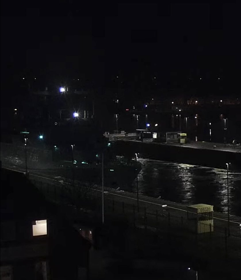 WarshipCam's tweet photo. Future German Navy Braunschweig-class corvette FGS Köln (F265) in the Kiel Locks on the Kiel Canal in Germany - March 30, 2023 #fgsköln #f265
SRC: webcam https://t.co/Ndbam4hdcX