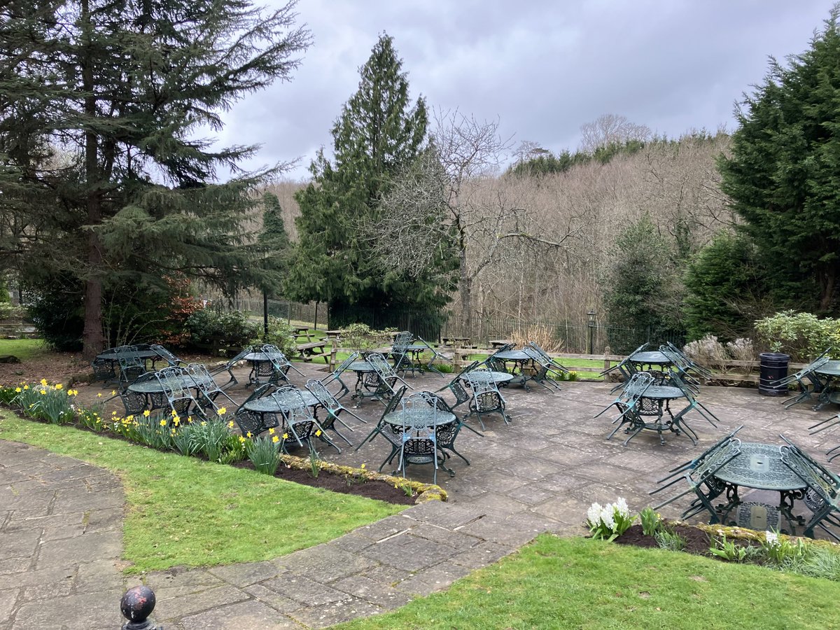 ClanCattan's tweet photo. They’re obviously not expecting a rush of visitors to the garden but it’s a lovely spot #HighRocks https://t.co/nclnqTzjXB