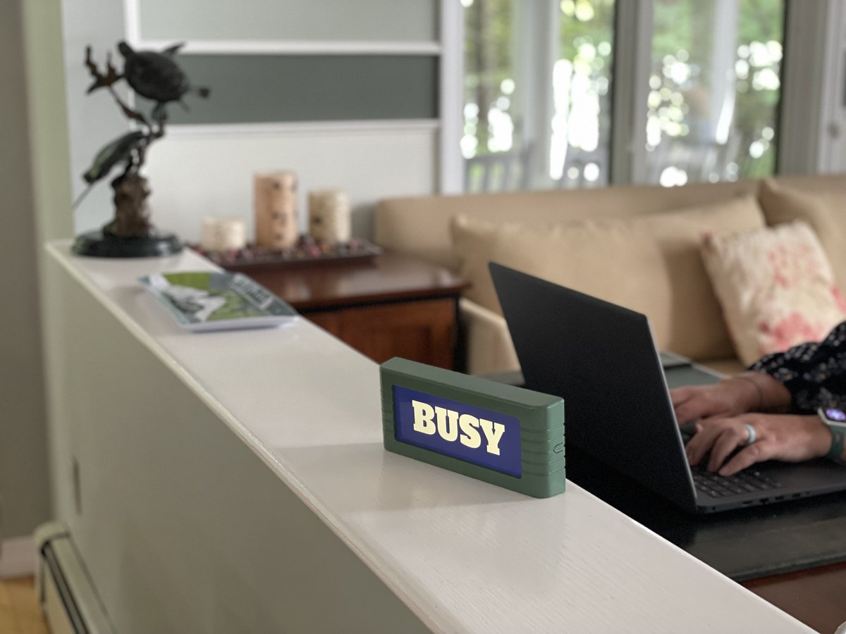 BusyBoxSign's tweet image. 🏣  Navigating the world of open &amp;amp; temporary offices? 🌐 Keep communication 💬 on point with BusyBox smart signs! 🚦 Show off your busy status &amp;amp; personalize it to match your vibe! 🔥✨ #OfficeLife #BusyBox #StayConnected #CustomizeYourSpace  #wfhlife #workfromanywhere #wfh
