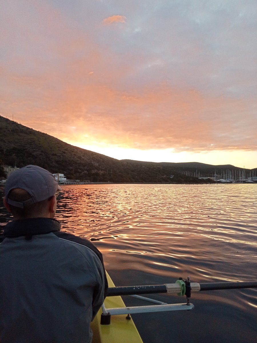 Günü denizde karşılamanın en güzel yoludur kürek sporu… Rowing is the best way to meet the day at sea… Let’s go rowing! #bodrumrowingclub #row #rowing #bodrum #bodrum #bodrumrowing #coastalrowing #kürek #rowingmotivation #rower #rowingturkey #rowingbodrum #rowinglife