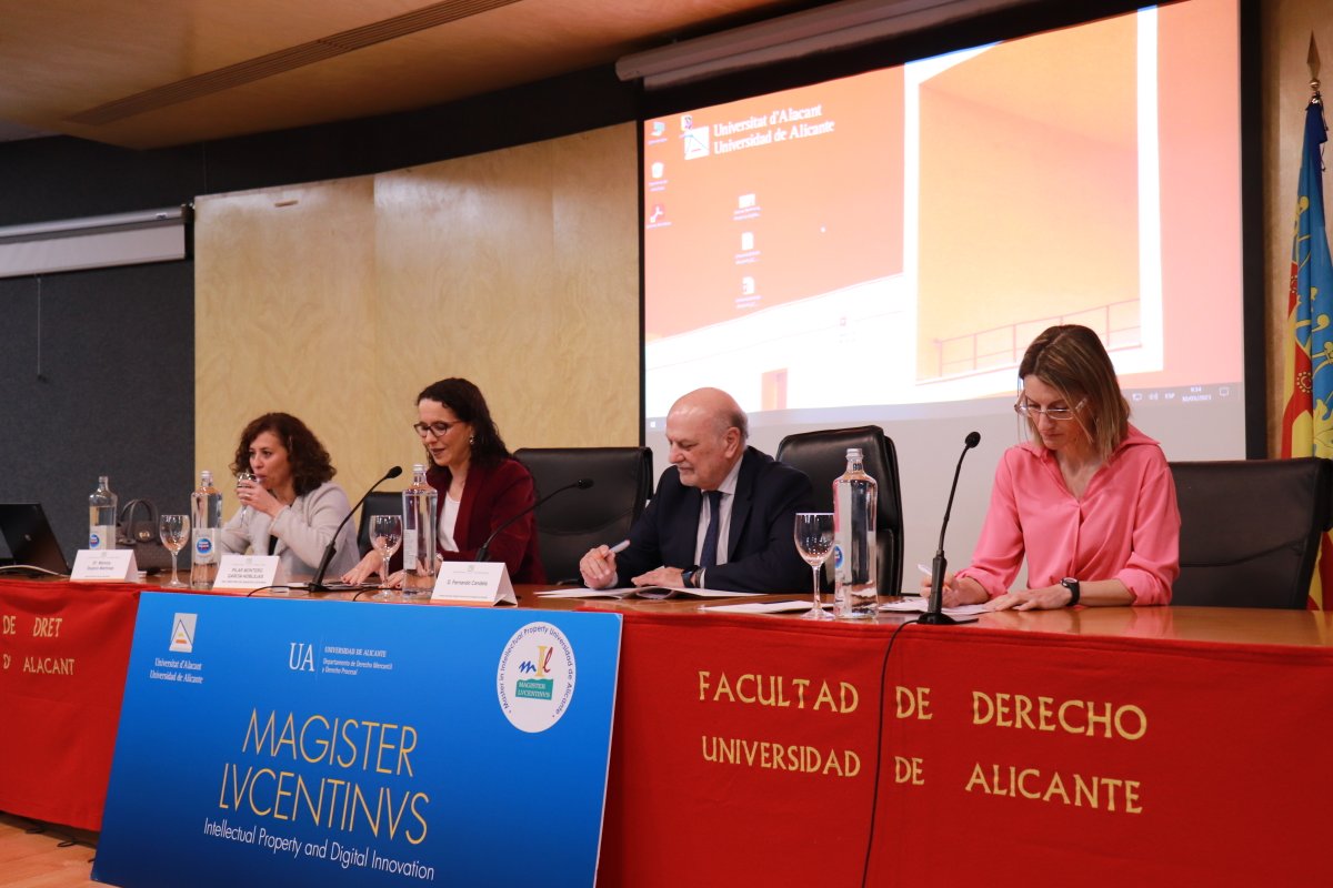 ICALI_ColegAbog's tweet photo. El decano del #ICALI, Fernando Candela Martínez, ha participado esta mañana en la inauguración de las III Jornadas Internacionales de Piratería Digital, impulsadas por @Derecho_UA @MLvcentinvs https://t.co/gELgbWh5Ry