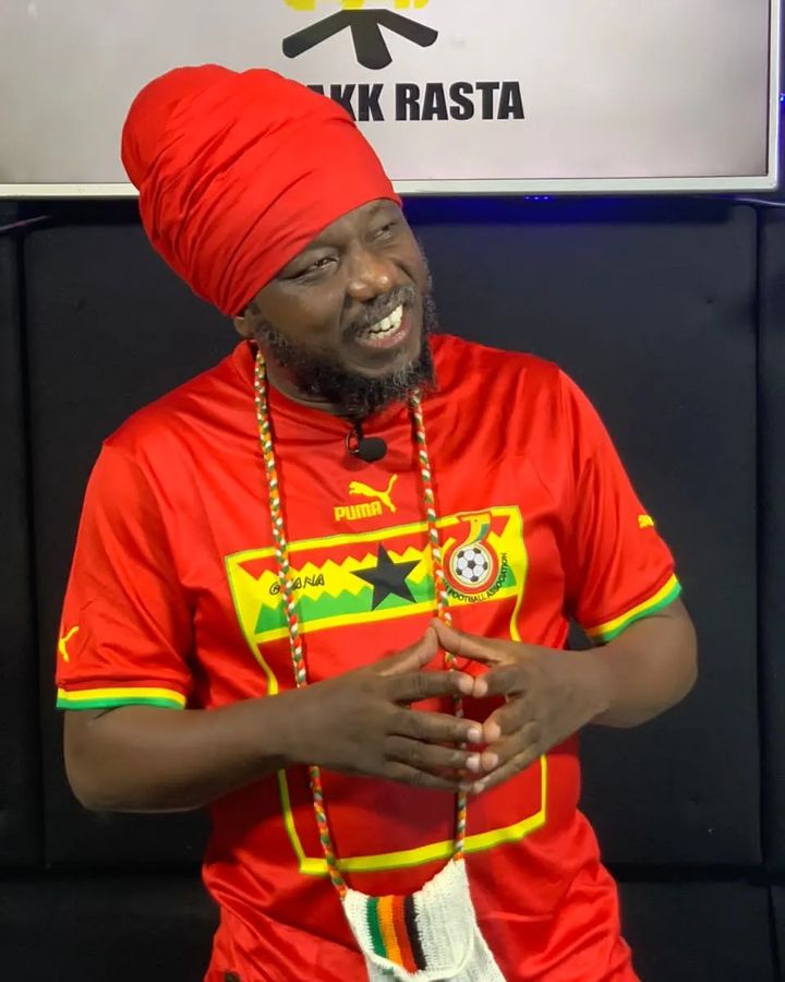 EugenPeprah's tweet image. Ghana 🇬🇭 Month edition with di Legendary @Blakkrasta fi @3fm927 #taxidrivershow #africanhistoryclass @ClementPlasma @QuameAgyei1 @The_Otumfour @anane_emperor @TAvenukunu @RasKojoTona @kwadzo_rasta @Teejay63 @abonkeka @KenOcansey @TAvenukunu @TestamentGh4 @FiifiBouncer @silaskofi1