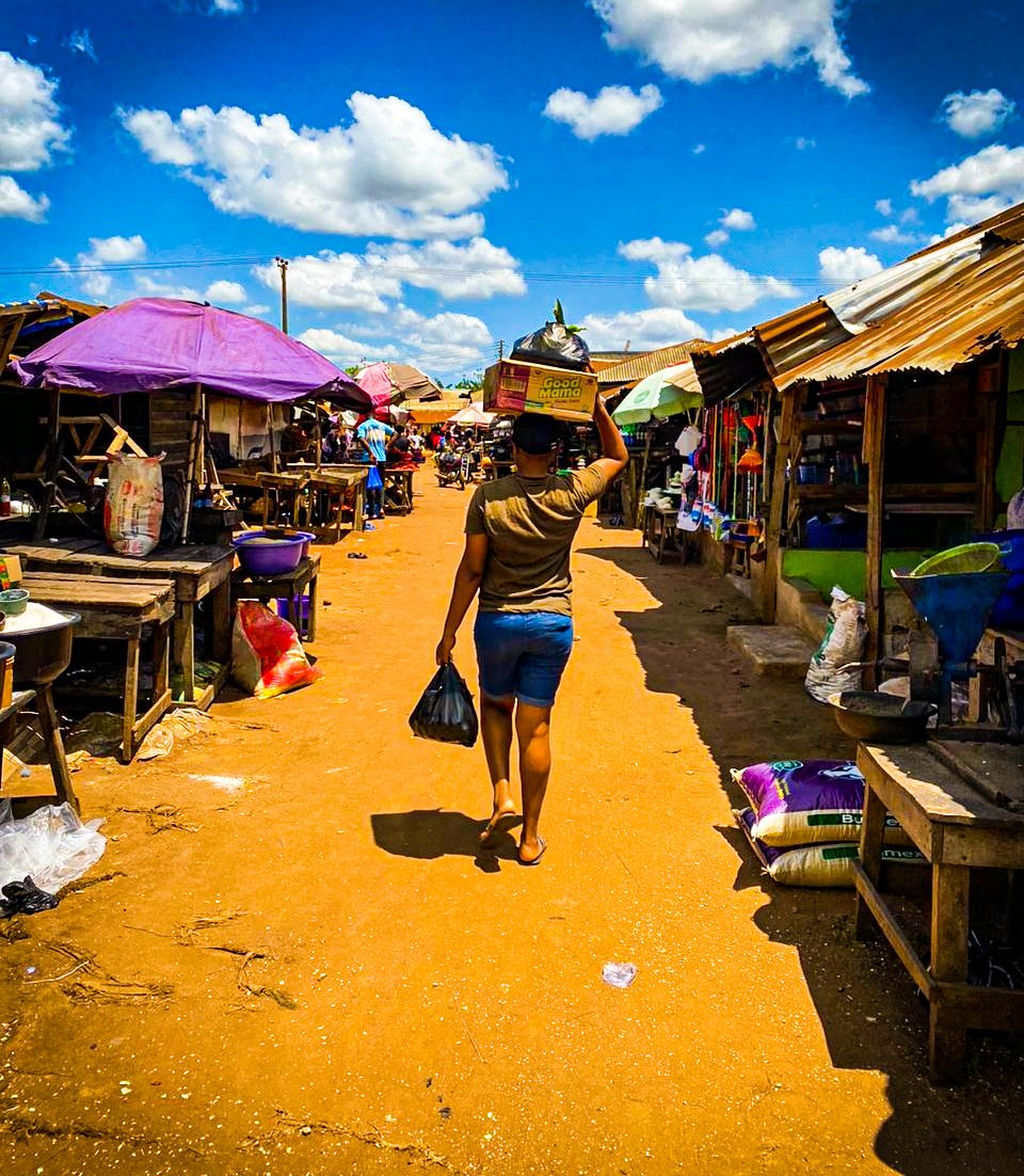 keshiayaworan's tweet photo. ~Good Mama's indeed 
Say your Momma a sincere Prayer 🙏

📍 Agunmo Market, Badagry Nigeria

📸: iphone
#goodwoman #photography #photooftheday #lightroom #africanwoman #moneytwitter #mothers #hardworkpaysoff #mymother #voltcommunity #lagosmarkets https://t.co/Cz6nTxR5oh