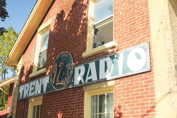 Will Pearson (@quillpearson) on Twitter photo Amazing opportunity here! <a href="/trentradio/">Trent Radio</a> is hiring a full-time local radio journalist to lead the creation of news programming at the station.
11 month contract. Full-time. $25/hour + benefits.
Good news for Ptbo too ... more journalism!
trentradio.ca/#jobs Amazing opportunity here! <a href="/trentradio/">Trent Radio</a> is hiring a full-time local radio journalist to lead the creation of news programming at the station.
11 month contract. Full-time. $25/hour + benefits.
Good news for Ptbo too ... more journalism!
trentradio.ca/#jobs