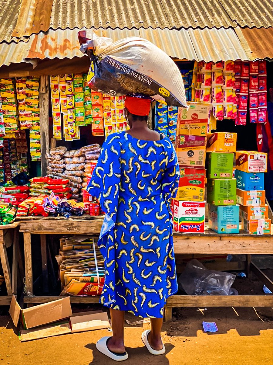 keshiayaworan's tweet photo. ~Good Mama's indeed 
Say your Momma a sincere Prayer 🙏

📍 Agunmo Market, Badagry Nigeria

📸: iphone
#goodwoman #photography #photooftheday #lightroom #africanwoman #moneytwitter #mothers #hardworkpaysoff #mymother #voltcommunity #lagosmarkets https://t.co/Cz6nTxR5oh