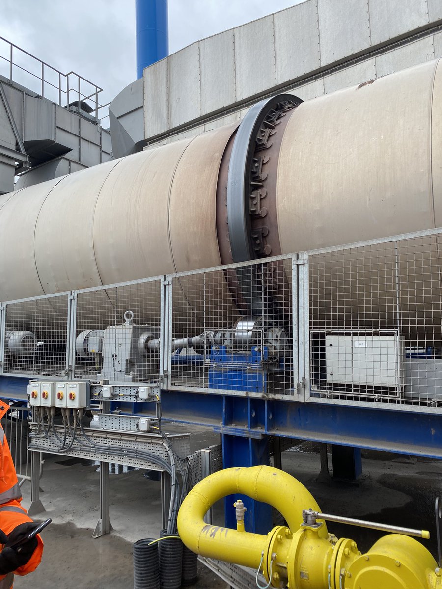 TCETRANSMISSION's tweet photo. Onsite with @HayleyGroup &amp; @TarmacLtd.#TCEMonitor gives early warnings when Motors, G/boxes, Pumps, Bearings move out of specification. To improve Reliability (planned stoppage rather than unplanned breakdown) &amp; also savings in Electricity costs
#Sustainability #reliability https://t.co/UcCmKCQsU4
