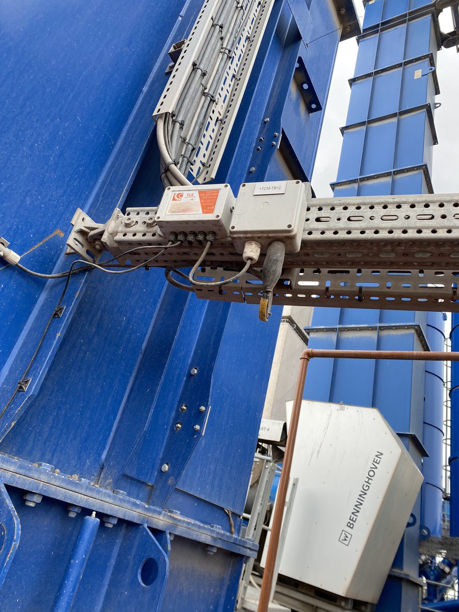 TCETRANSMISSION's tweet photo. Onsite with @HayleyGroup &amp; @TarmacLtd.#TCEMonitor gives early warnings when Motors, G/boxes, Pumps, Bearings move out of specification. To improve Reliability (planned stoppage rather than unplanned breakdown) &amp; also savings in Electricity costs
#Sustainability #reliability https://t.co/UcCmKCQsU4