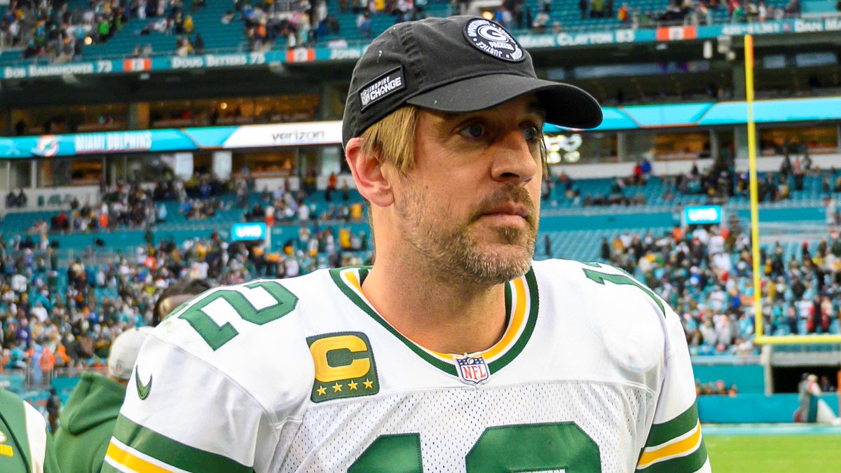 NFL_DovKleiman's tweet photo. Update: The #Jets-#Packers Aaron Rodgers trade will "certainly" happen before the 2023 Draft and could be done as early as this week, per @AlbertBreer 

https://t.co/DaOeeB0Fcw https://t.co/kLqgCtDGUa