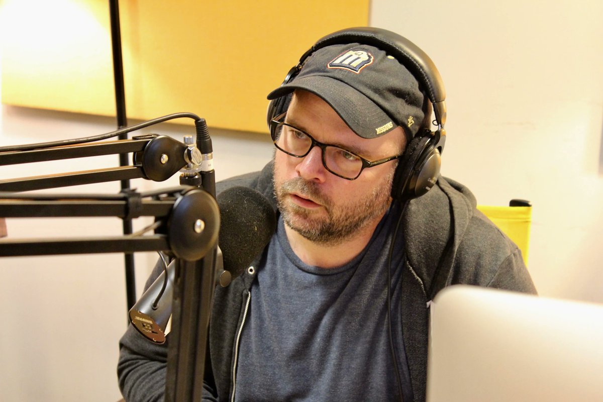 improv4humans (@improv4humans) on Twitter photo BRAND NEW EPISODE OUT NOW! Musical guest <a href="/cornfieldmusic/">Charlotte Cornfield</a> joins improvisers <a href="/vicmmic/">defaultname motherfucker</a> & <a href="/joelaspence/">Joel Spence</a> on a new improv4humans with <a href="/MattBesser/">Matt Besser</a>!
Listen here: buff.ly/3M1T7Nq BRAND NEW EPISODE OUT NOW! Musical guest <a href="/cornfieldmusic/">Charlotte Cornfield</a> joins improvisers <a href="/vicmmic/">defaultname motherfucker</a> & <a href="/joelaspence/">Joel Spence</a> on a new improv4humans with <a href="/MattBesser/">Matt Besser</a>!
Listen here: buff.ly/3M1T7Nq