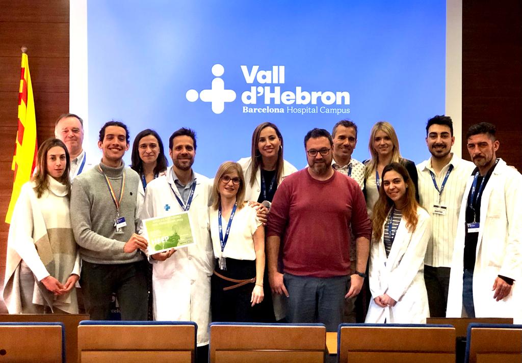 vallhebron's tweet photo. El Dr. @JordiBaneras, cardiòleg i coordinador de @SimulacioVH, i @IgnasiMaspons,enginyer biomèdic responsable d'operacions i tecnologia, guanyen amb una solució per monitorar l'oximetria cerebral en aturades cardíaques el premi #HEEP: aniran a conèixer el @NHSuk.

🥇Felicitats! https://t.co/ACZB81Zo61