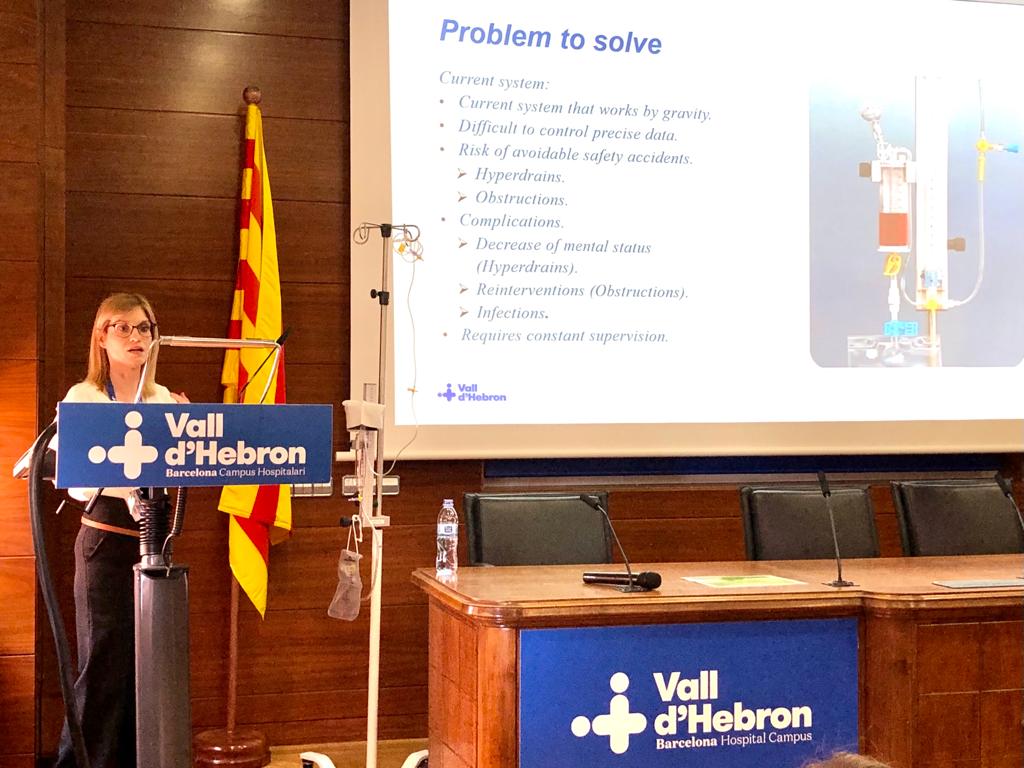 vallhebron's tweet photo. El Dr. @JordiBaneras, cardiòleg i coordinador de @SimulacioVH, i @IgnasiMaspons,enginyer biomèdic responsable d'operacions i tecnologia, guanyen amb una solució per monitorar l'oximetria cerebral en aturades cardíaques el premi #HEEP: aniran a conèixer el @NHSuk.

🥇Felicitats! https://t.co/ACZB81Zo61