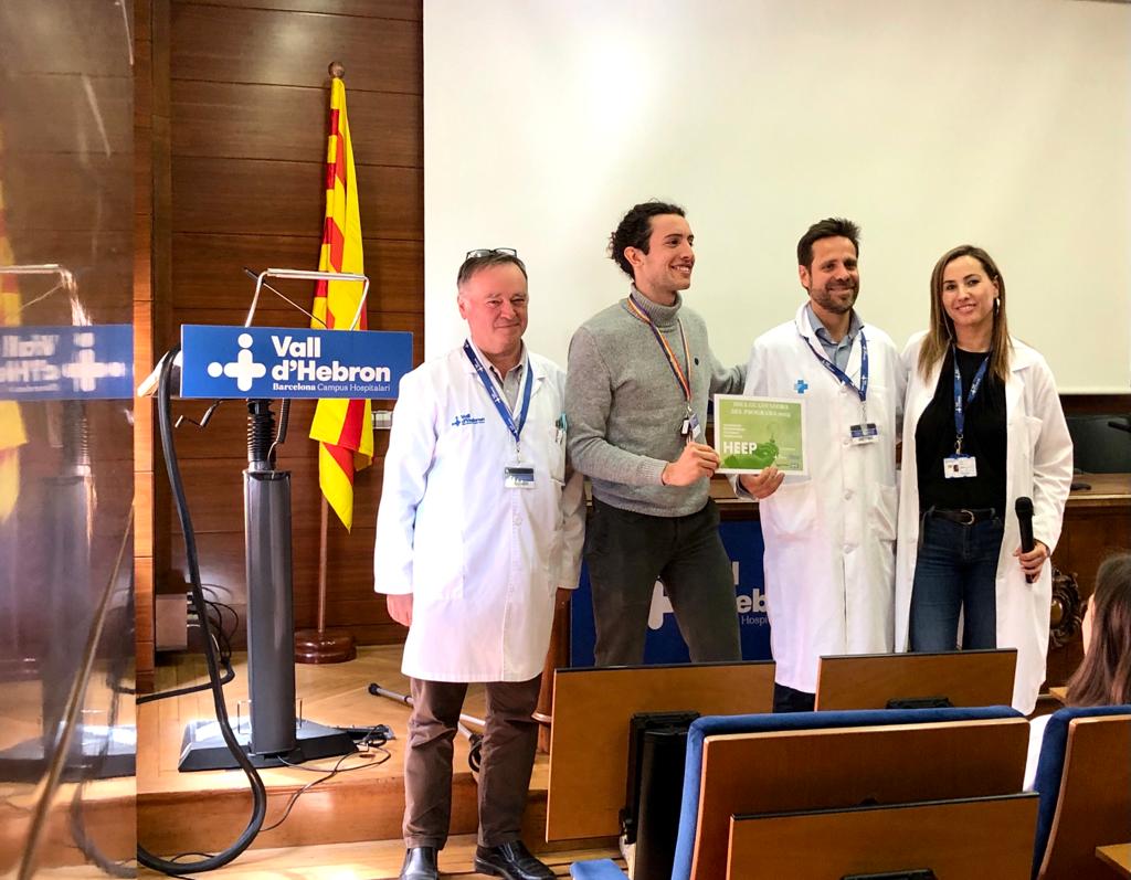 vallhebron's tweet photo. El Dr. @JordiBaneras, cardiòleg i coordinador de @SimulacioVH, i @IgnasiMaspons,enginyer biomèdic responsable d'operacions i tecnologia, guanyen amb una solució per monitorar l'oximetria cerebral en aturades cardíaques el premi #HEEP: aniran a conèixer el @NHSuk.

🥇Felicitats! https://t.co/ACZB81Zo61