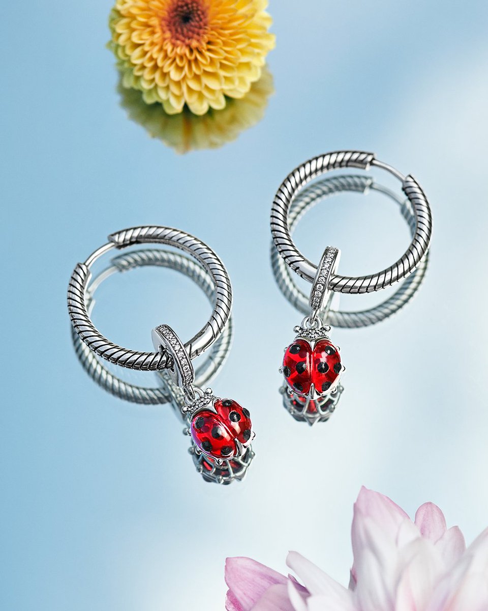 We love ladybugs. Crafted from a rich red man-made crystal, add this token of luck to your favorite charm holder. ❤️ #MomentsWithPandora #SpringJewellery #PandoraCharms