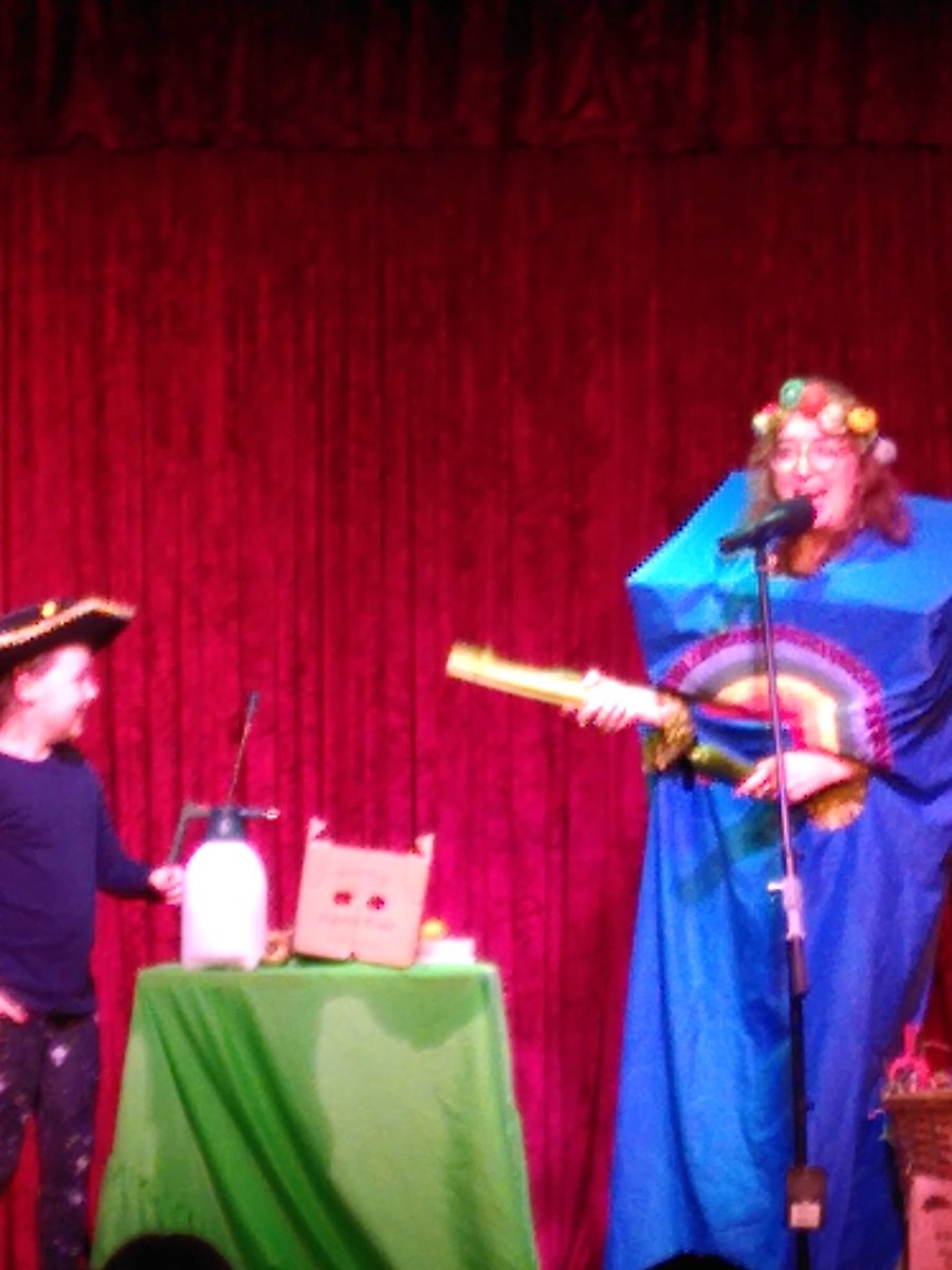 madamezucchini's tweet photo. My Pirates of the Carrotbean vegetable theatre show 🥕🥬

Stars Cap'n Jack Marrow &amp; Kiwi Knightley 🥒🥝

Might be just what you need for your event 🙂 #funwithvegetables 

#outdoors #indoors #events https://t.co/OcuNexoPCQ