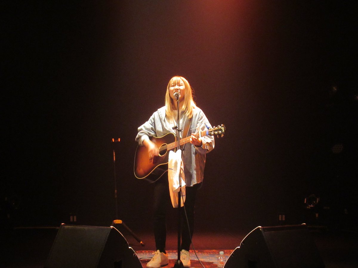 kimitommy's tweet photo. 歌う姿がかっこ良くてライブハウスが似合う。

素敵��と素晴らしいギターテクニックと歌声と…。

素晴らしさを味わって伝わったら嬉しいです。

#シンガーソングライター
#サクラヒナコ
#4月7日
#BIRTHDAYONEMAN
#AsakusaGoldSouns 
2022年11月22日
水戸LIGHTHOUSEにて！ https://t.co/F8aF4vXKDb