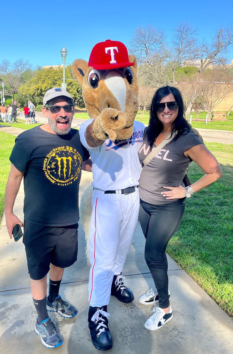 GourleyCarla's tweet photo. Worked out over the weekend with my awesome trainer and the @Rangers mascot aka Captain! Wishing I was able to go to Opening Day today ❤️⚾️💙 #LetsGoRangers #BaseballTimeInTexas https://t.co/yWH4CR3c5u