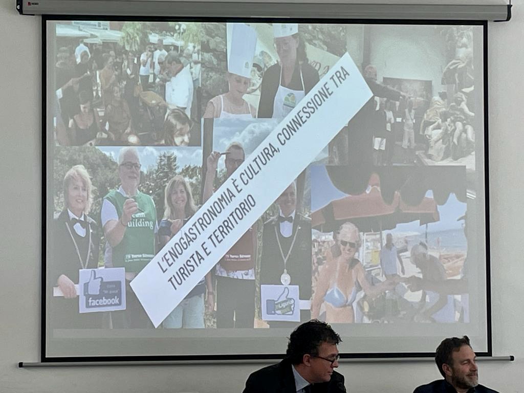 AnciLiguria's tweet photo. 👥Con la partecipazione di: pres. Sei-Cpt, Regione Liguria (vicepres. Piana e ass. Scajola), pres. Provincia Imperia @CScajola, dg Anci Liguria @PierluigiVinai, Sindaco ref. #areainterna #Arroscia Pelassa, pres. Parco naturale Alpi Liguri @AleAlessandri, pres. @CCIAARIVLIG Lupi https://t.co/yZA8R9lEBI