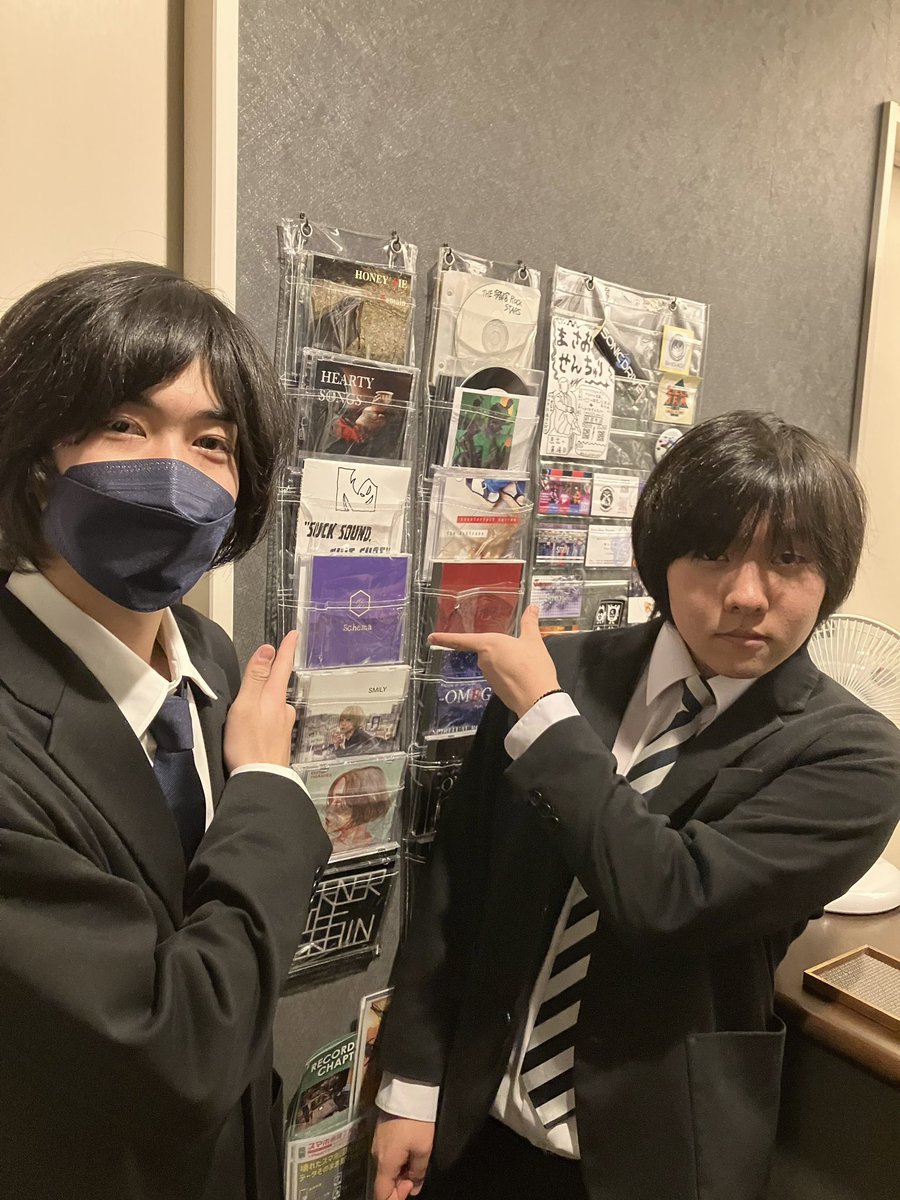 schema20220505's tweet photo. スタジオジョインさんにCDと名刺を
展示して頂きました!
ありがとうございます🙇♀
#studiojoin
#スタジオジョイン https://t.co/cqJHb8pGAD
