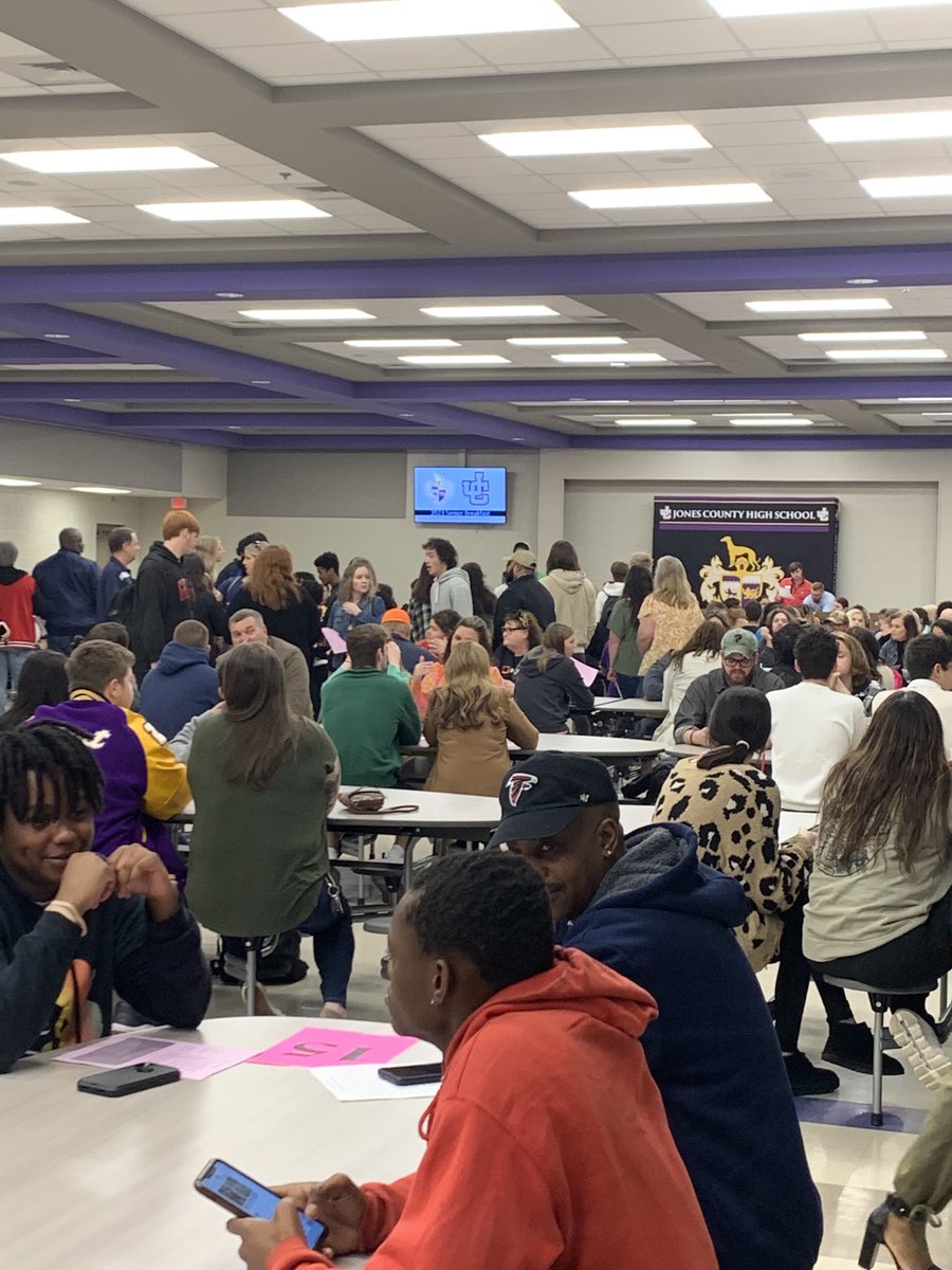 lundy_chip's tweet photo. JCHS Class of 2023 Senior Breakfast https://t.co/27hYYPBMNw