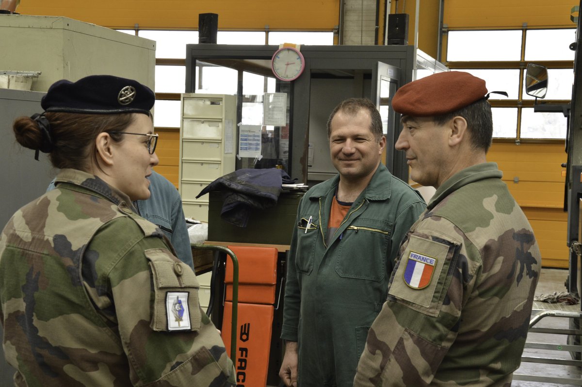CDC_8eRMAT's tweet image. #Visite du GCA TOUJOUSE du @Commandement_FT🇫🇷

L'occasion pour le #ComFT de se voir présenter les capacités des compagnies, évaluer la performance du régiment dans les domaines opérationnel et technique, échanger avec le personnel.

#CohésionDéfense @armeedeterre @8eRMAT
