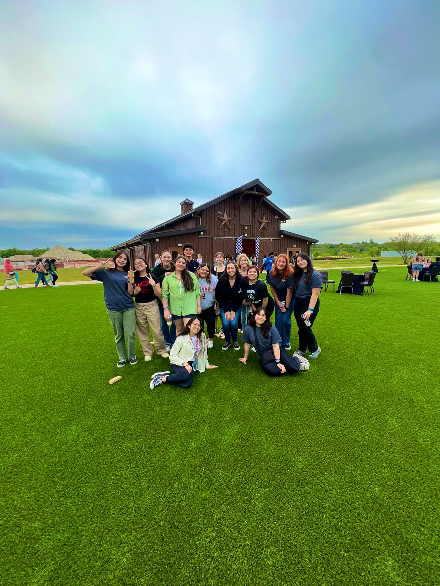 Mterrazas_'s tweet photo. PHHS HOSA members shined bright at The 2023 Texas State Conference. ✨✨✨#Rise #TeamSISD #HOSA https://t.co/p17KyPEp3I