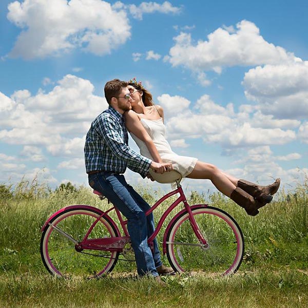 Lamusicagratis's tweet photo. #música #creativecommons Música de fondo romántica libre para videos youtube - https://t.co/nKfrTDlZpf Hay quienes dicen que el amor más intenso nace durante el verano y Sapajou es uno de esos románticos que cada año se esfuerza en hacerlo realidad. Justo por eso, en esta opor... https://t.co/EGUxrTwSft