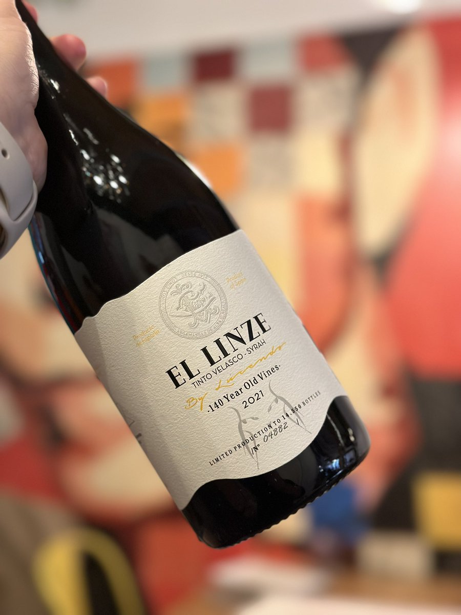 LolinCafe's tweet photo. 🔥❤️ Ja és aquí.
Estimades i estimats fans: El Linze, 20 minutos de decantat, està llest per a ser gaudit.
🫶 Reserva la teva taula al WhatsApp 93.146.0739 📲
@11anforas #ElLinze #TintoVelasco #Syrah #Badalona #vi #vino #vinotinto #vinegre https://t.co/BGXySybYe3